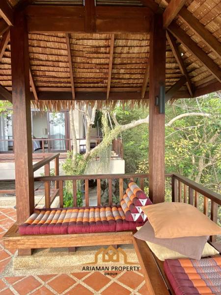 Your Jungle Retreat, Tropical 2-bed Villa