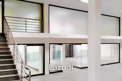 Prime Office and Retail Space on Ratchadapisek Road, A Business Haven in Central Bangkok