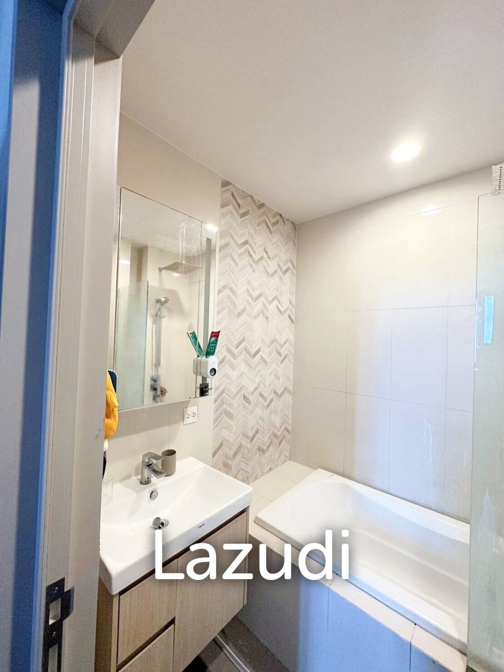1 Bed 1 Bath 34 SQ.M OKA HAUS Sukhumvit 36