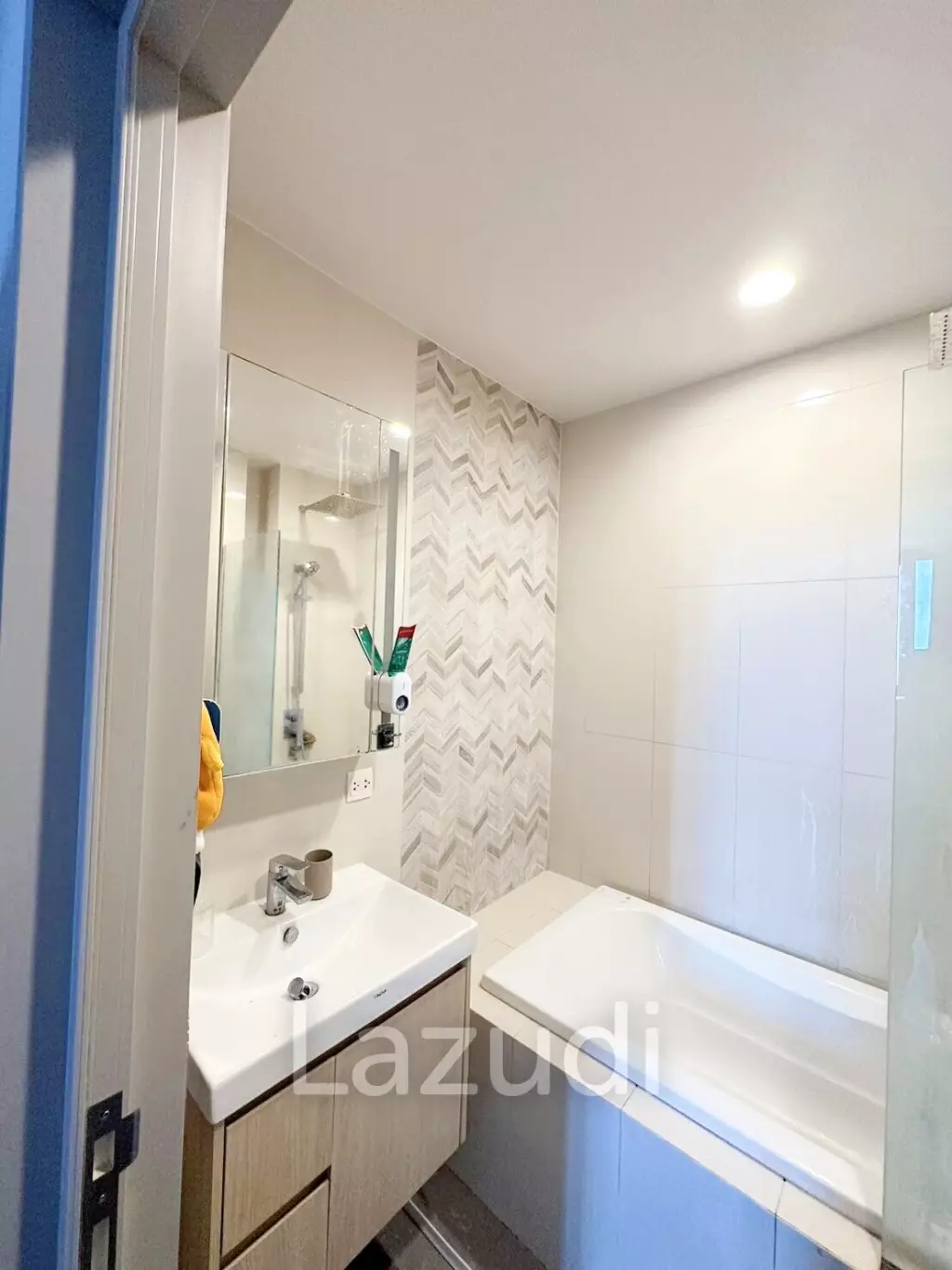 1 Bed 1 Bath 34 SQ.M OKA HAUS Sukhumvit 36