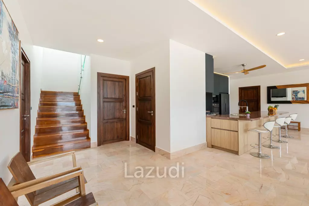 Luxury 5-Bedroom Sea View Villa in Prime Lamai