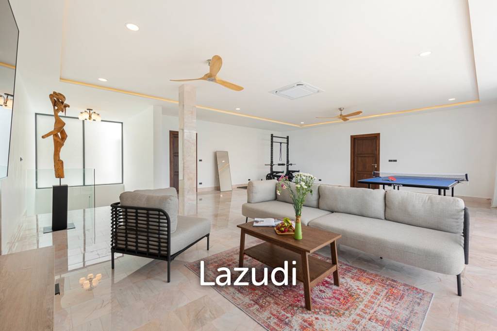 Luxury 5-Bedroom Sea View Villa in Prime Lamai