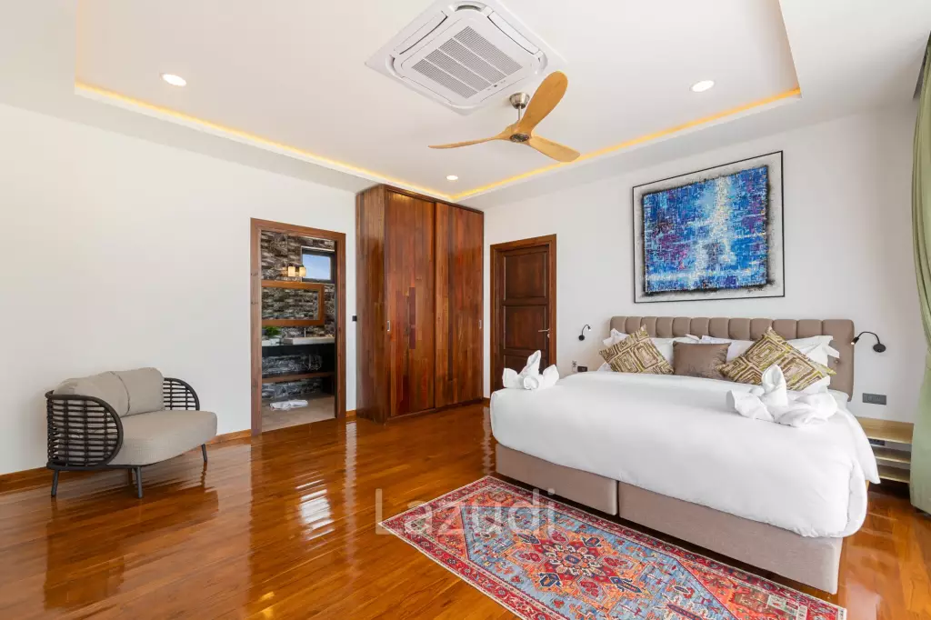 Luxury 5-Bedroom Sea View Villa in Prime Lamai