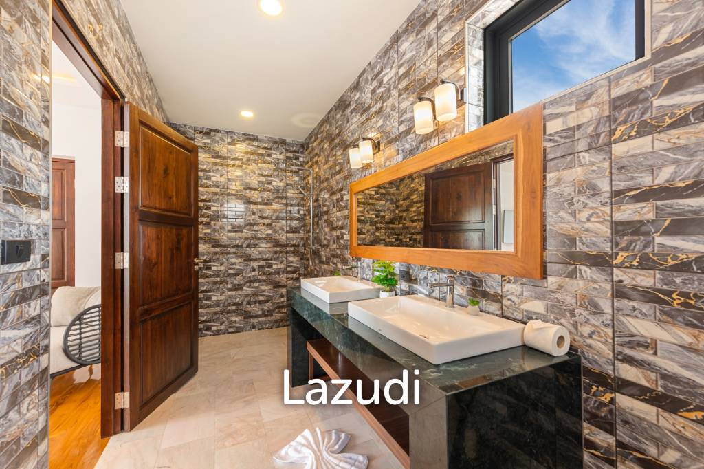 Luxury 5-Bedroom Sea View Villa in Prime Lamai