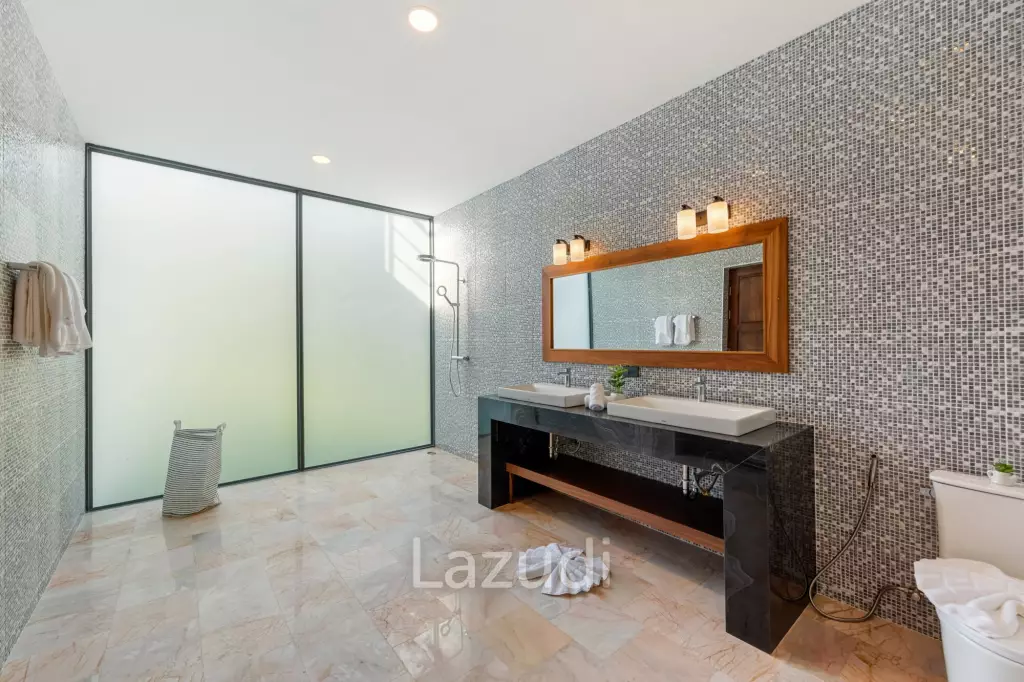 Luxury 5-Bedroom Sea View Villa in Prime Lamai