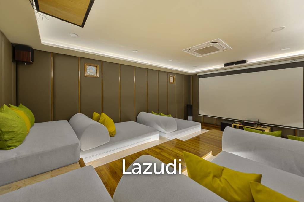 Luxury 5-Bedroom Sea View Villa in Prime Lamai
