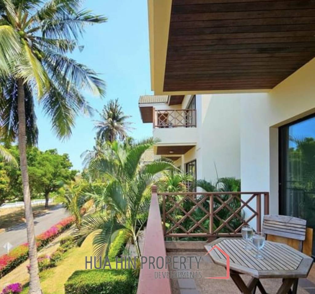 PALM HILLS CONDO  : 3 bed condo with Golf  membership