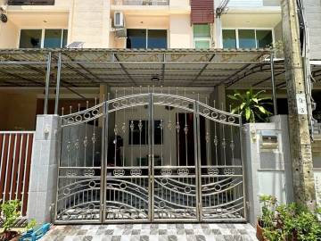 3 Bed 204 SQ.M Thanapat Haus Sathorn-Narathiwas