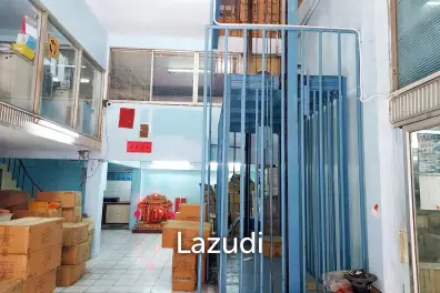 Prime Mixed-Use Townhouse for Sale/Rent in Sukhumvit Soi 22, Bangkok