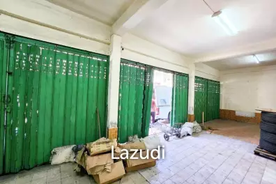 Versatile Mixed-Use Townhouse for Sale/Rent in Subsoi off Sukhumvit Soi 22