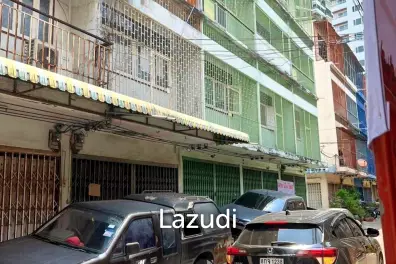 Versatile Mixed-Use Townhouse for Sale/Rent in Subsoi off Sukhumvit Soi 22