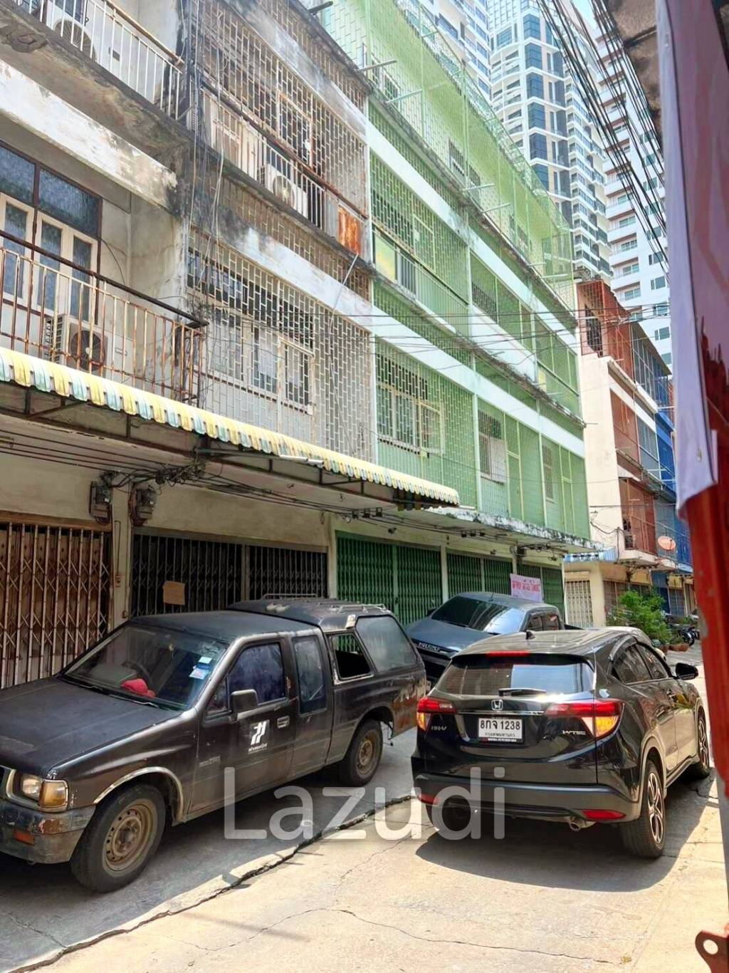 Versatile Mixed-Use Townhouse for Sale/Rent in Subsoi off Sukhumvit Soi 22