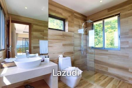 Seaside Elegance: Luxurious 5-Bedroom Villa