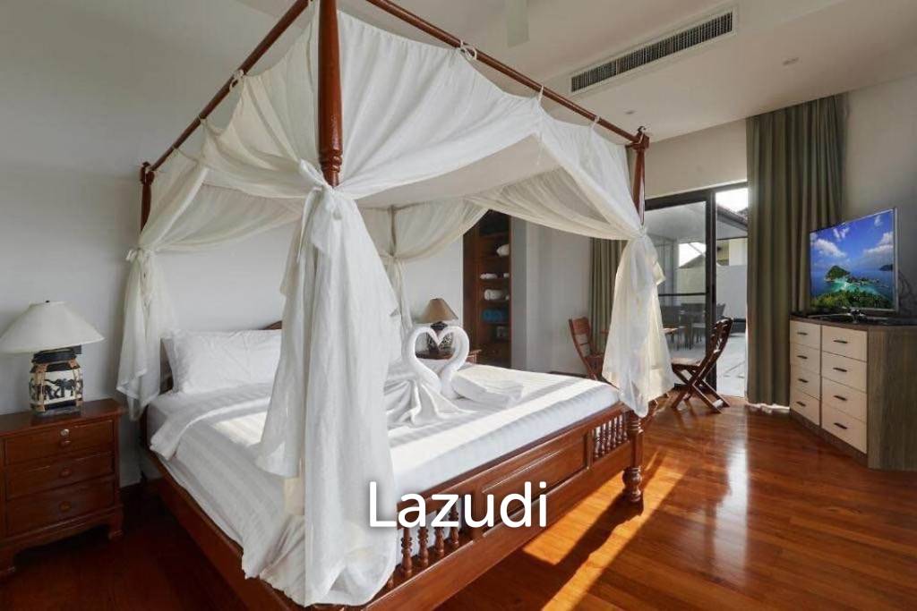 Seaside Elegance: Luxurious 5-Bedroom Villa