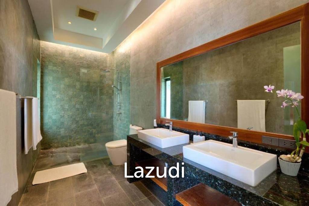 Seaside Elegance: Luxurious 5-Bedroom Villa