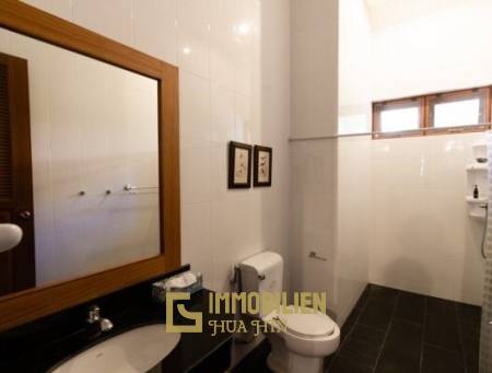 1,568 metro cuadrado 4 ` 4 Baño Villa de Venta