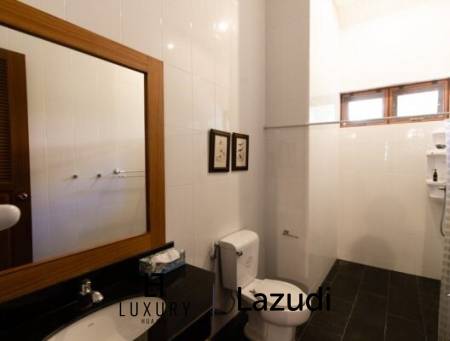 1,568 metro cuadrado 4 ` 4 Baño Villa de Venta