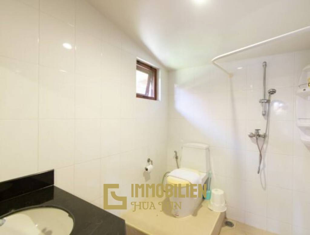 1,568 metro cuadrado 4 ` 4 Baño Villa de Venta