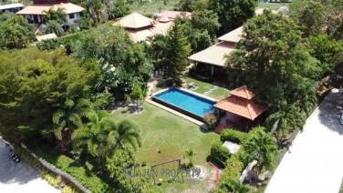 WHITE LOTUS 2 : Luxury Balinese Style Pool Villa