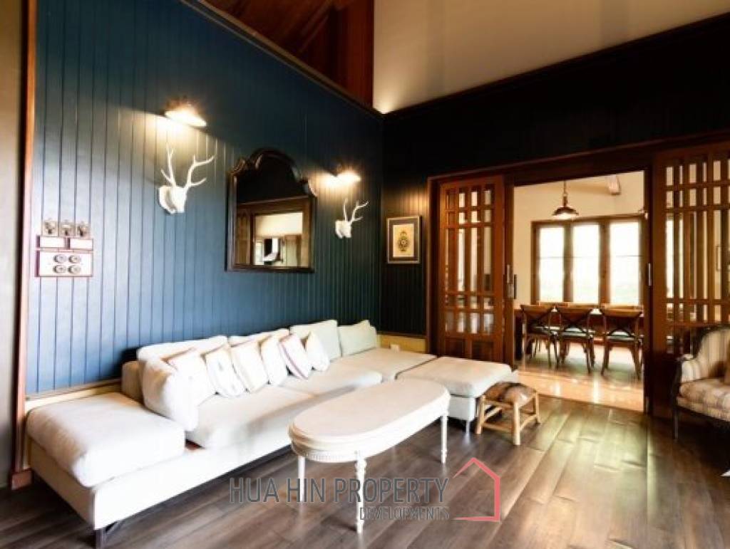 WHITE LOTUS 2 : Luxury Balinese Style Pool Villa