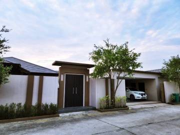 3 Beds 4 Baths 250 SQ.M Baan Pattaya 5