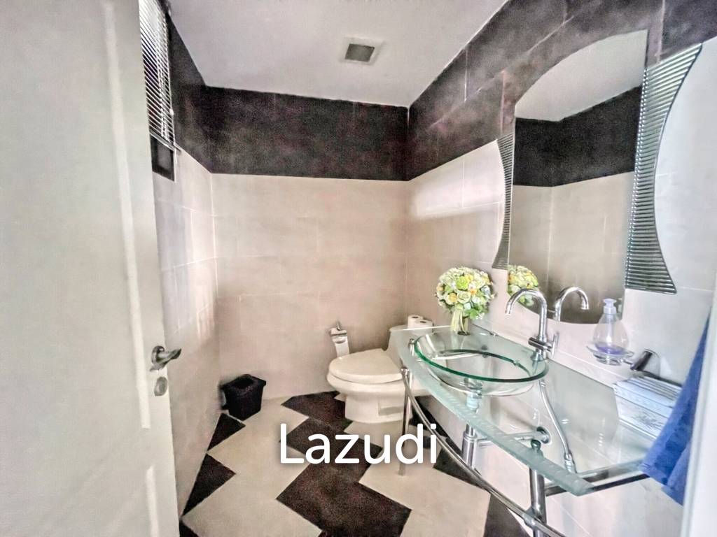 3 Bed 3 Bath 326 SQ.M Royal River Place