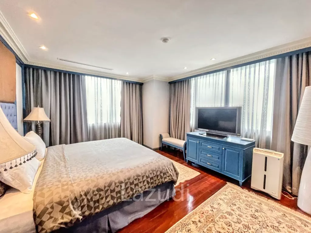 3 Bed 3 Bath 326 SQ.M Royal River Place