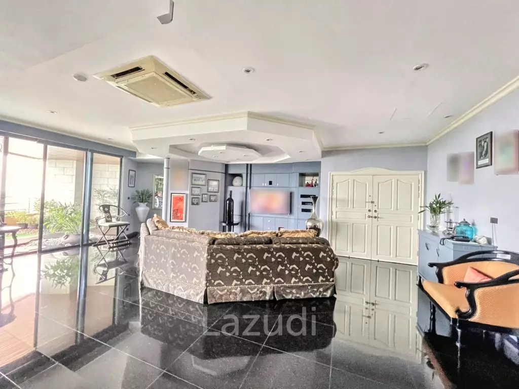 3 Bed 3 Bath 326 SQ.M Royal River Place