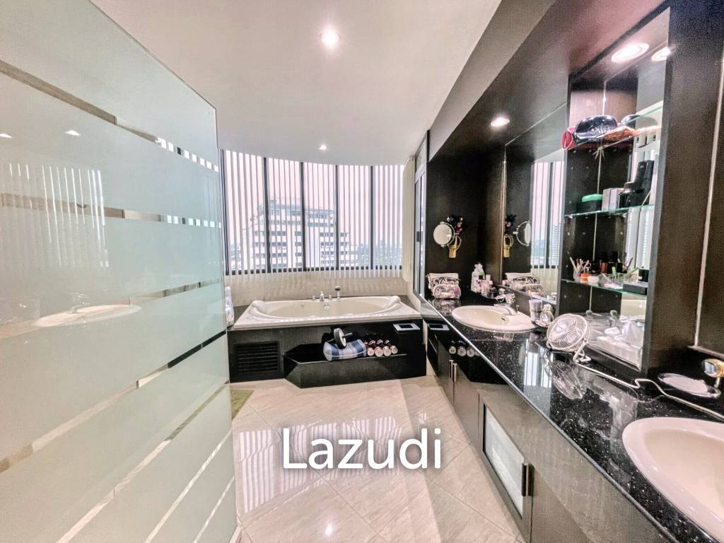 3 Bed 3 Bath 326 SQ.M Royal River Place