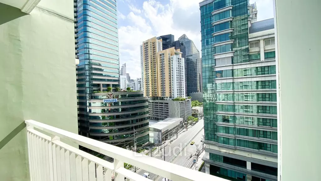 2 Bed 1 Bath 53 SQ.M The Parkland Grand Asoke