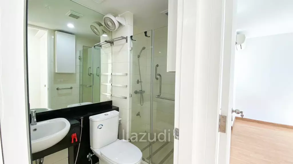 2 Bed 1 Bath 53 SQ.M The Parkland Grand Asoke