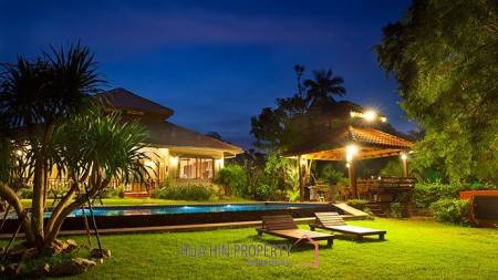 Bali Style Villa close to town
