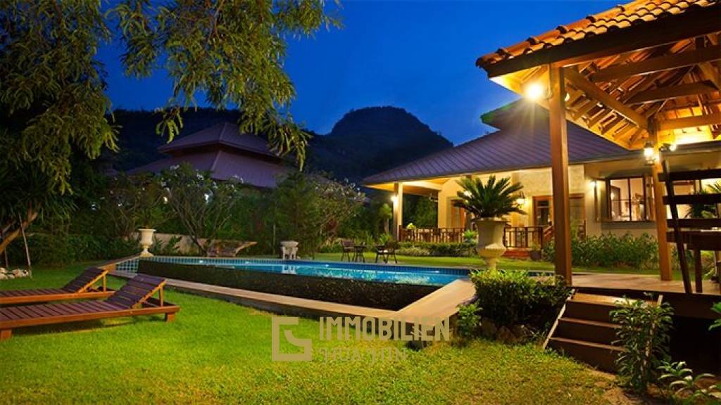 Bali Style Villa in der Nähe der Stadt