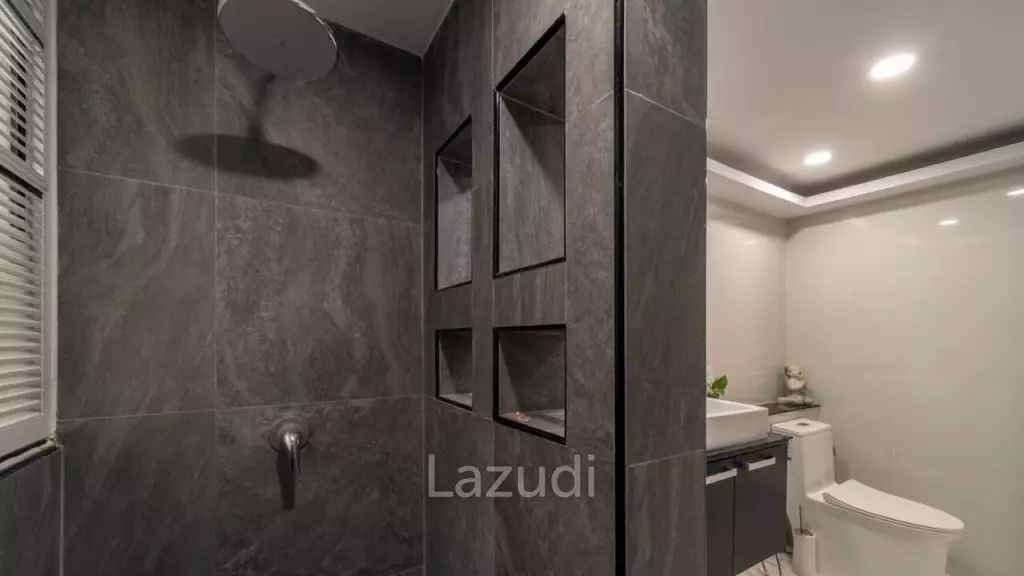 4 Bed 3 Bath 213 SQ.M Supalai Place Sukhumvit 39