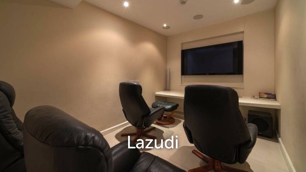 4 Bed 3 Bath 213 SQ.M Supalai Place Sukhumvit 39