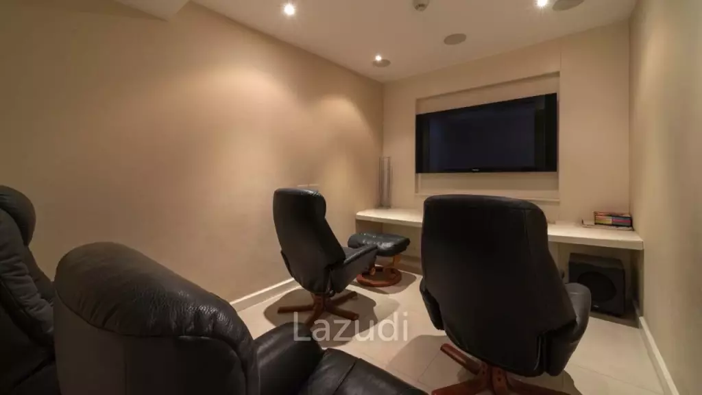 4 Bed 3 Bath 213 SQ.M Supalai Place Sukhumvit 39