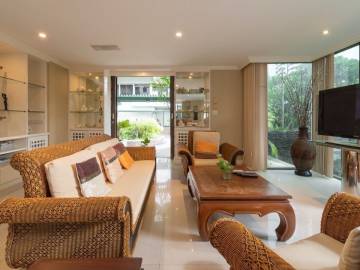 4 Bed 3 Bath 213 SQ.M Supalai Place Sukhumvit 39