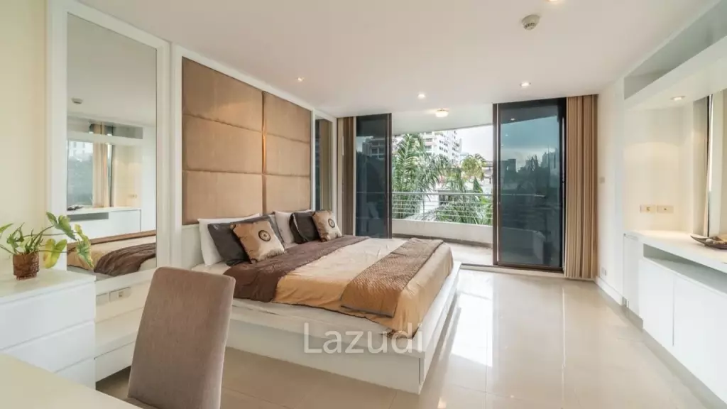 4 Bed 3 Bath 213 SQ.M Supalai Place Sukhumvit 39
