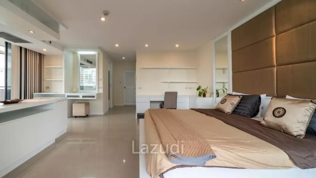 4 Bed 3 Bath 213 SQ.M Supalai Place Sukhumvit 39