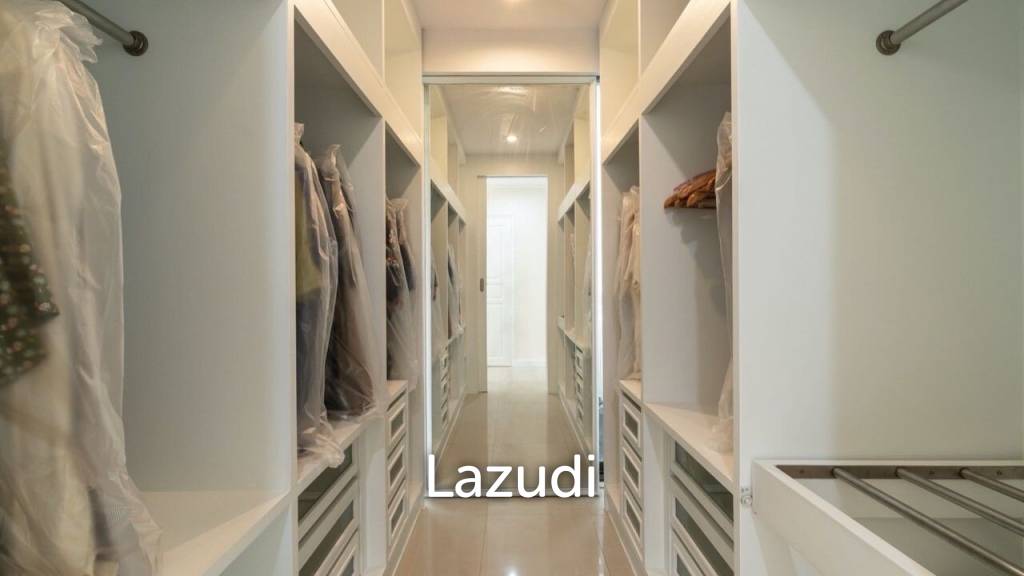 4 Bed 3 Bath 213 SQ.M Supalai Place Sukhumvit 39