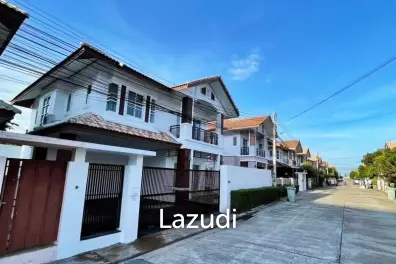 3 Bedrooms 3 Bathrooms 300 SQ.M Sirisa 12
