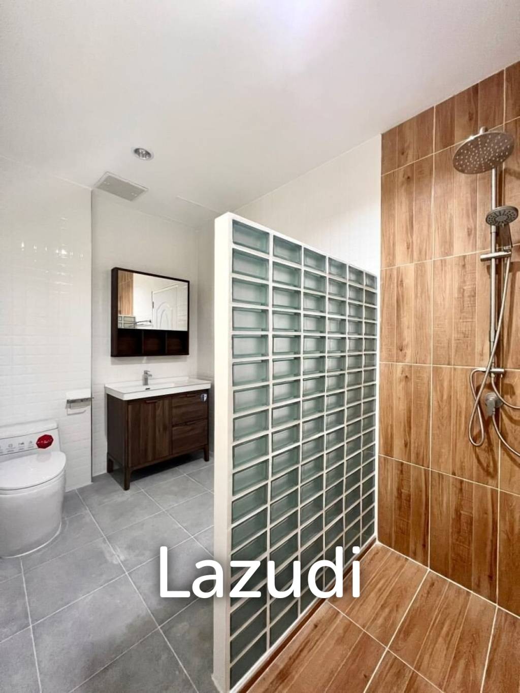 3 Bedrooms 3 Bathrooms 300 SQ.M Sirisa 12