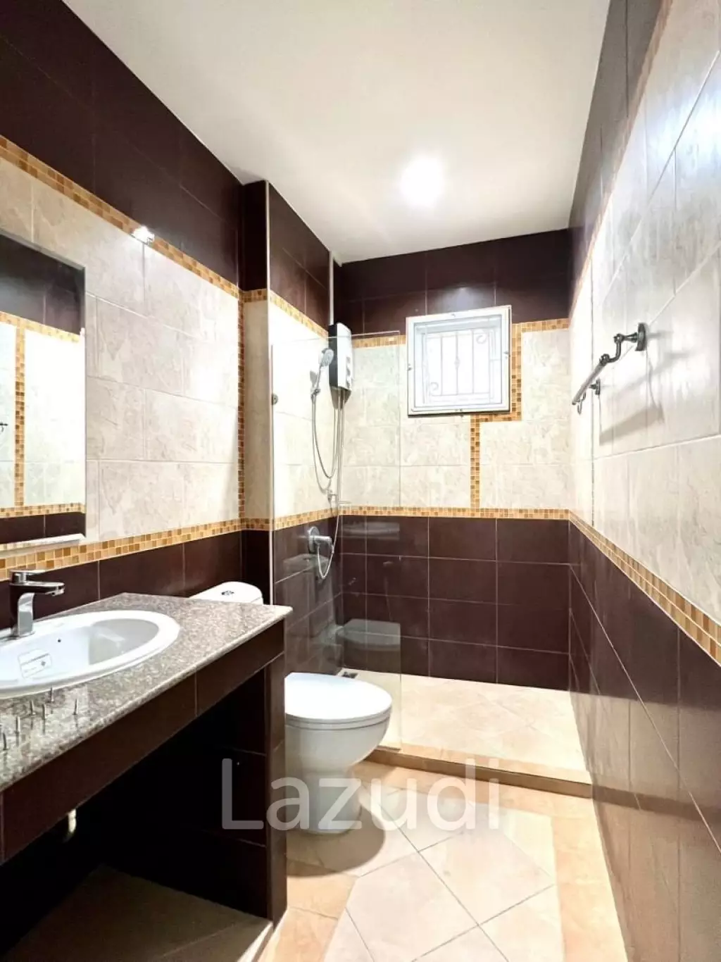 3 Bedrooms 3 Bathrooms 300 SQ.M Sirisa 12