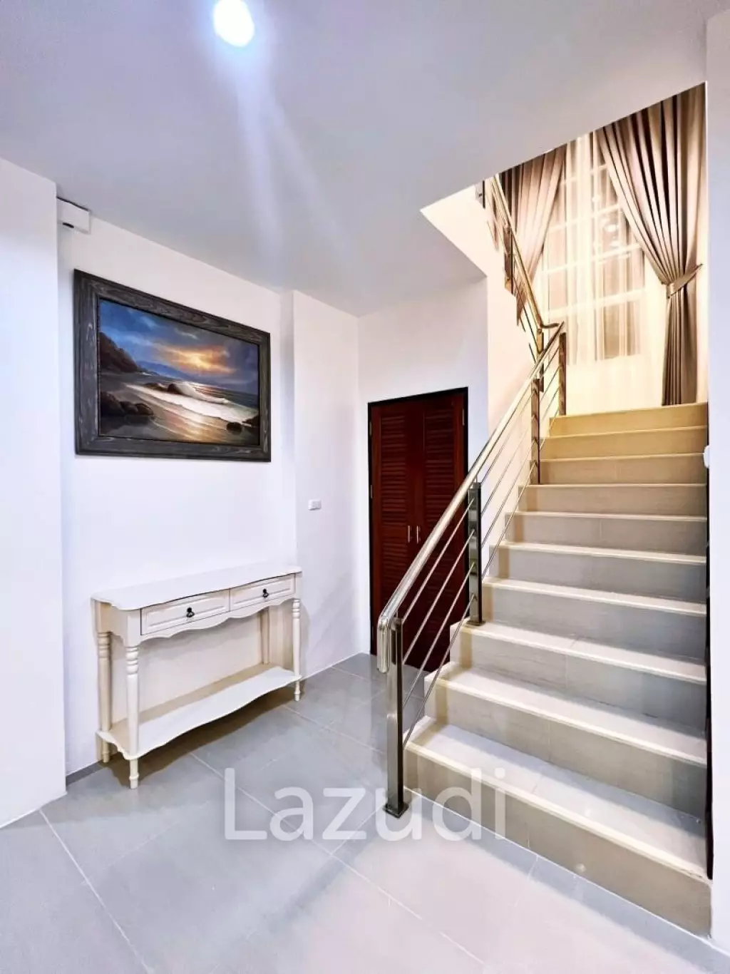 3 Bedrooms 3 Bathrooms 300 SQ.M Sirisa 12