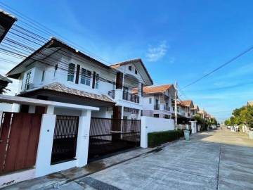 3 Beds 3 Baths 300 SQ.M Sirisa 12 Village