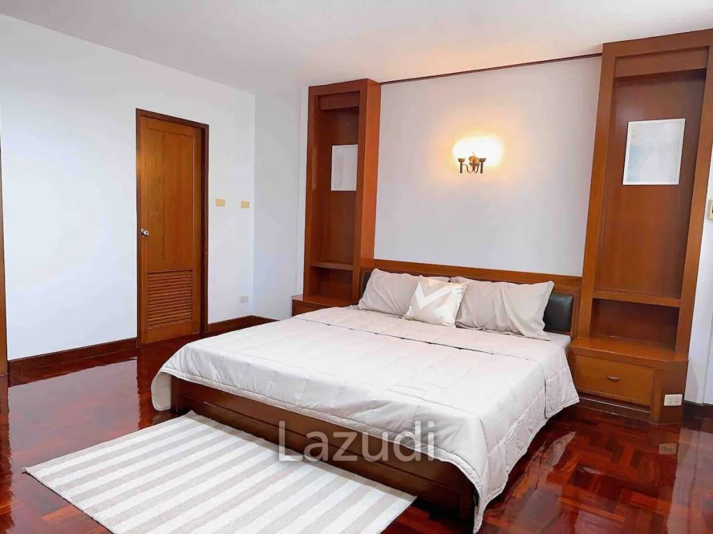 3 Bed 2 Bath 200 SQ.M Homhual Mansion