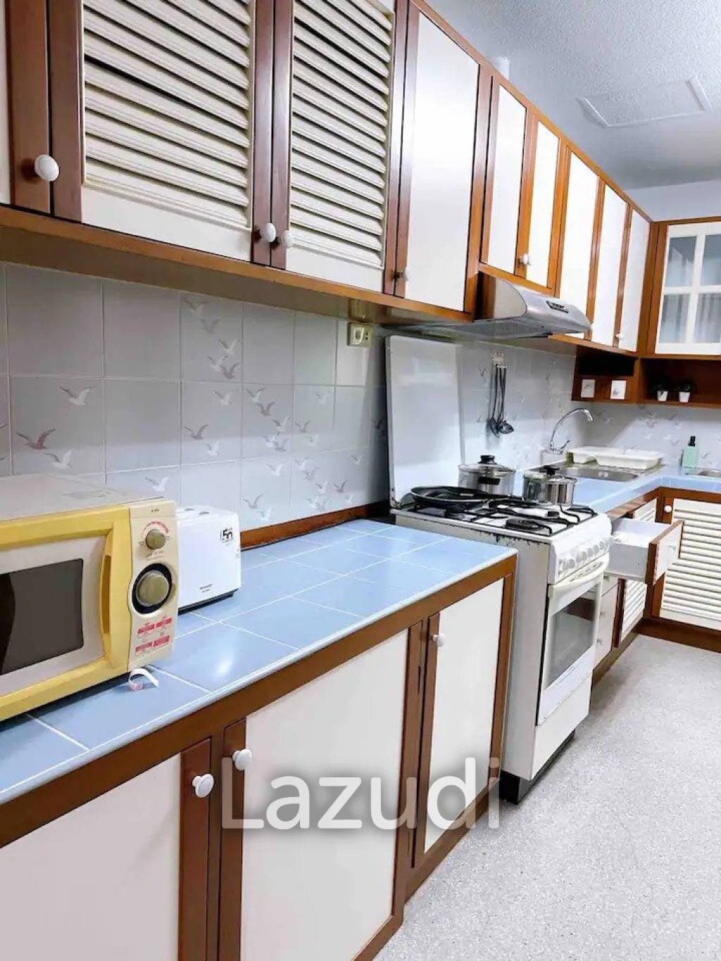 3 Bed 2 Bath 200 SQ.M Homhual Mansion