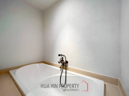 Chelona : 2 Bedroom Condo With Sea View