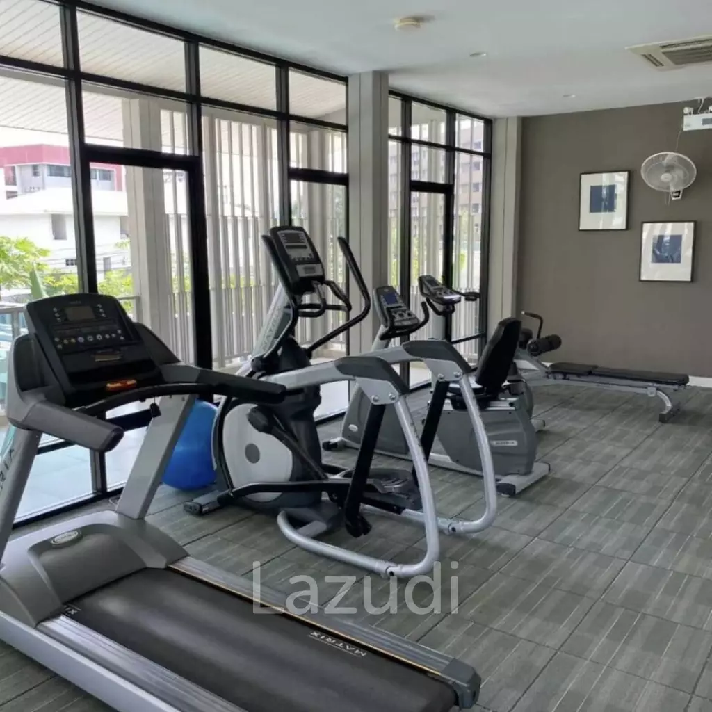 Baan Peang Ploen: Studio Condo on 6th Floor with Sea View