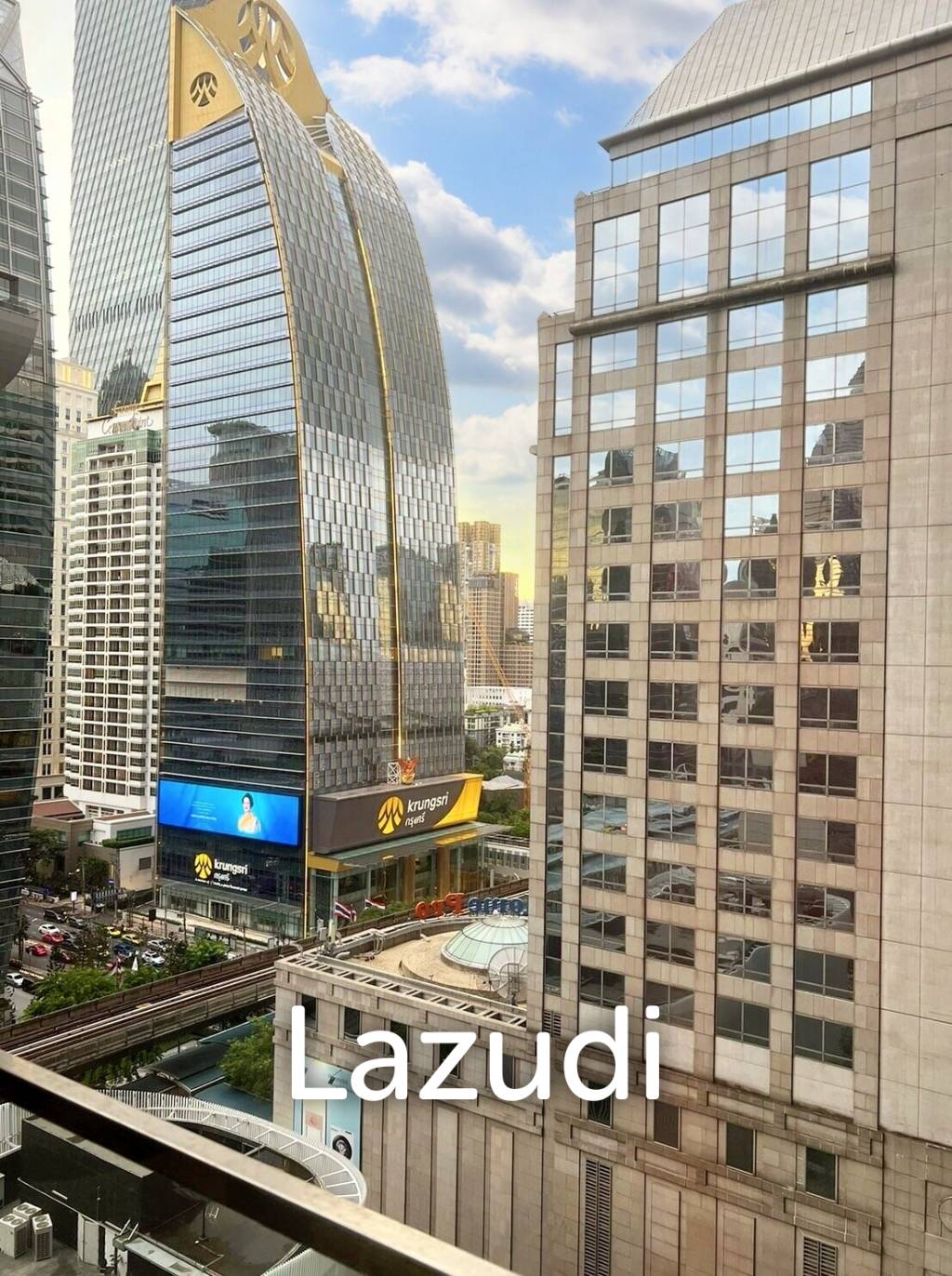 1 Bed 1 Bath 45 SQ.M Noble Ploenchit